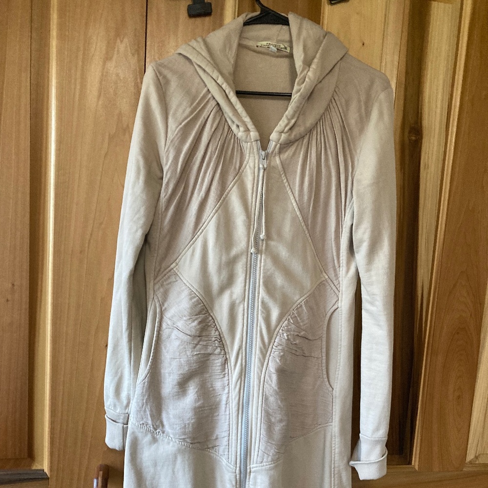 Prairie Underground Long Cloak Hoodie in Beige, M